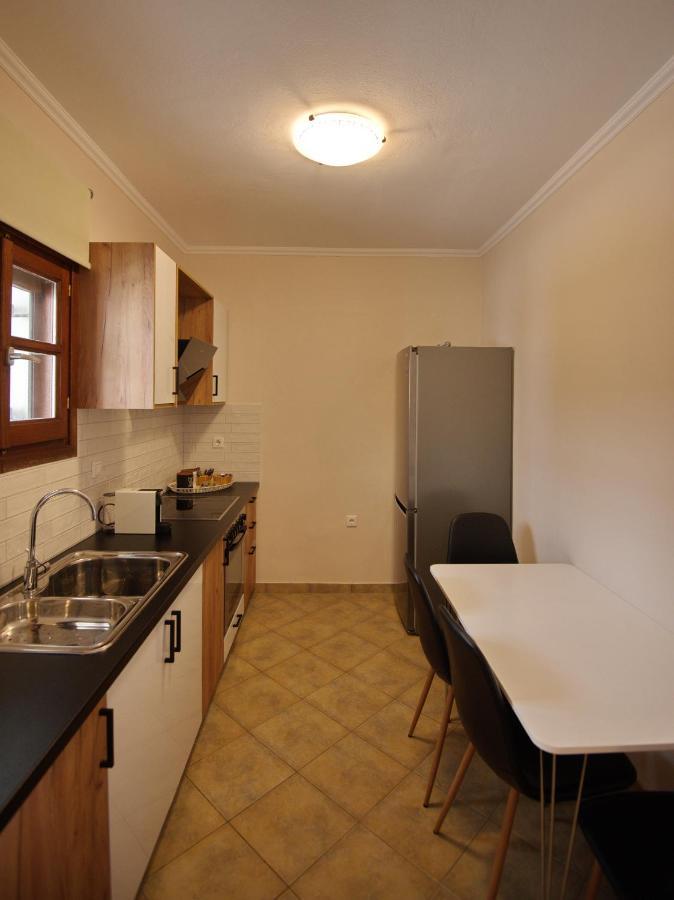 Elpida Apartments ヴォトシ エクステリア 写真
